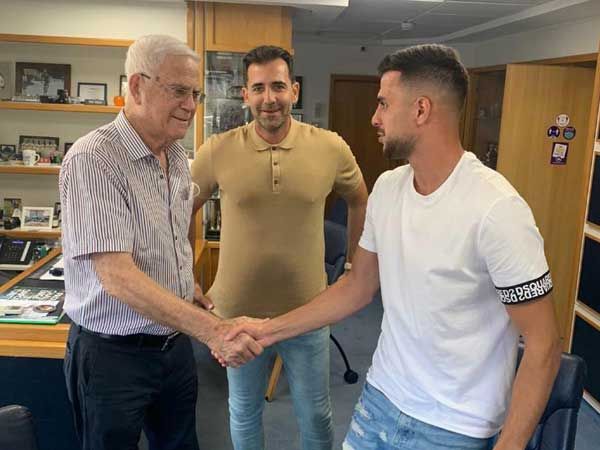 דין דוד עם יעקב שחר ודודו דהאן (צילום: האתר הרשמי של מכבי חיפה)