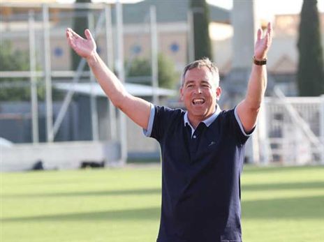 קבוצתו עברה בבקרה. הוכנבוים (צילום: אודי ציטיאט)