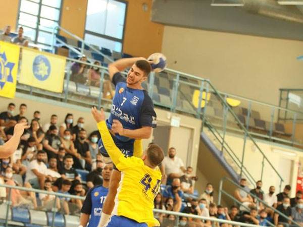 המפגש בין מכבי ראשל''צ לחולון (הדקרדיט: ענבר חורי)