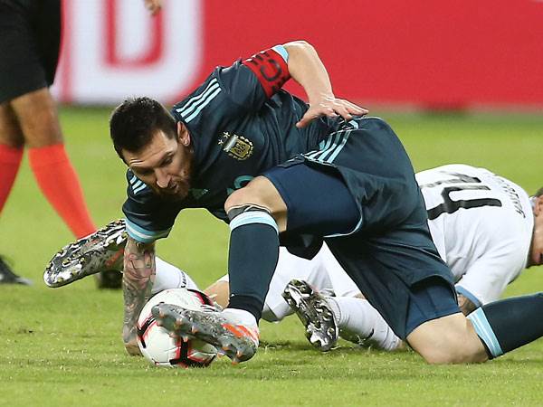 מסי מלהטט בבלומפילד. יחזור בשנה הבאה? (אלן שיבר)