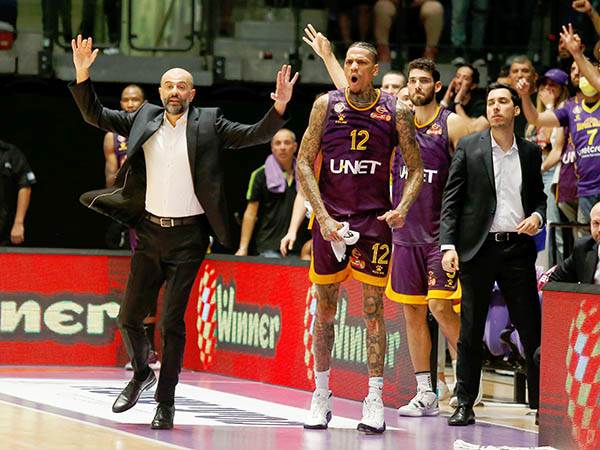 הפנים להפועל תל אביב (אלן שיבר)