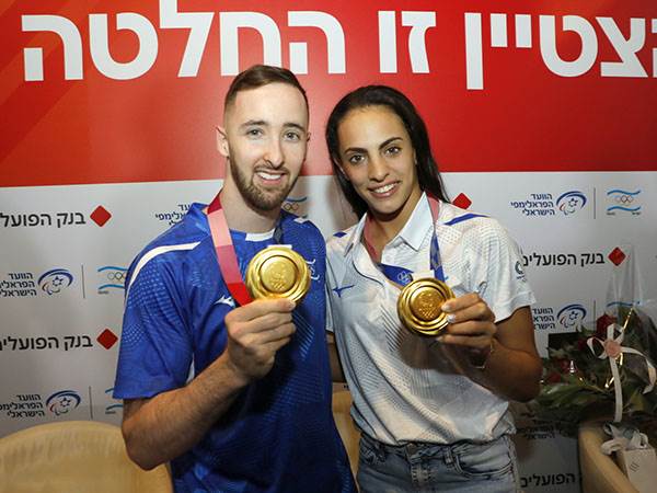 שנה מזהב. לינוי אשרם וארטיום דולגופיאט