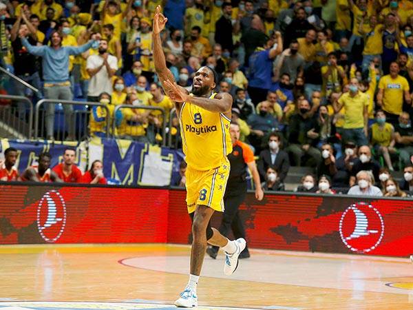 ריינולדס בחגיגות (אלן שיבר)