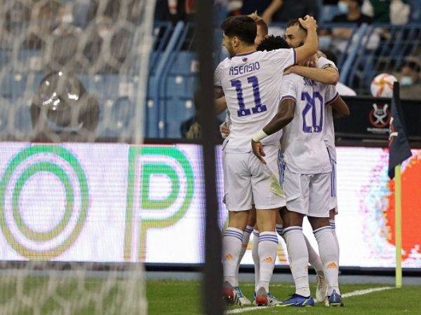 שחקני ריאל מדריד חוגגים את השער הראשון עם ויניסיוס (Getty)