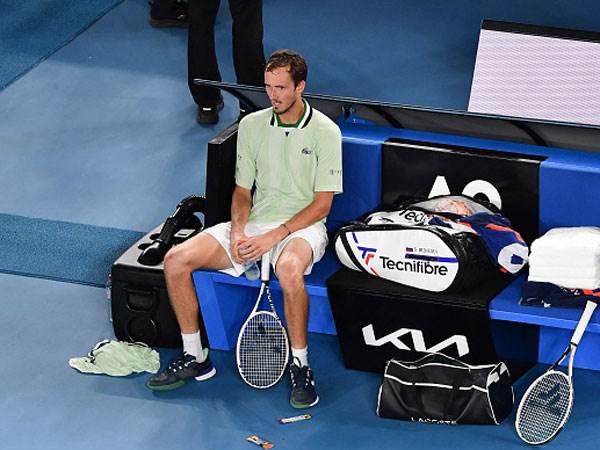 דניל מדבדב מאוכזב. היה חלק מההיסטוריה, אמנם מהצד השלילי (Getty)