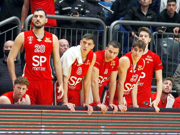 הספסל האדום דרוך (אלן שיבר)