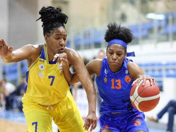 קייב ופ''ת חתמו עונה (קרדיט: מנהלת ליגת העל לנשים בכדורסל)