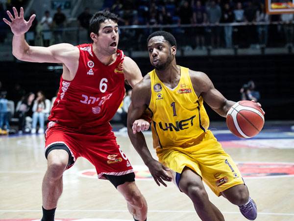 "גאה בדרך של השחקנים שלי" (מנהלת הליגה)