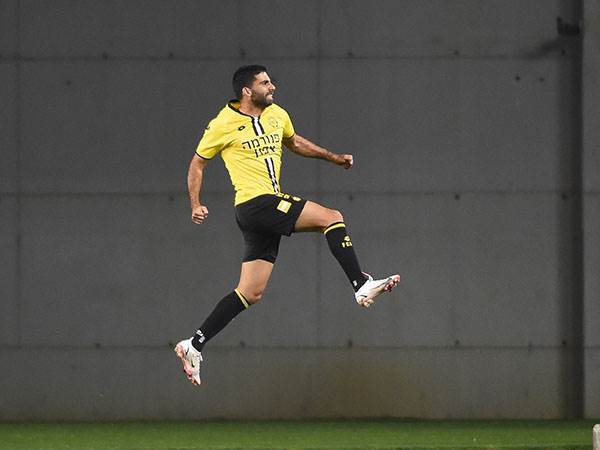 חשש שקרא את הצולבת. עזרא (ברני ארדוב)