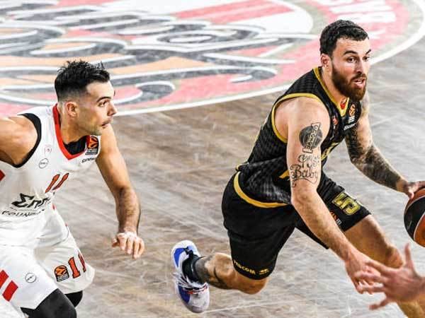 יהיה מעניין. סלוקאס וג'יימס (GETTY)