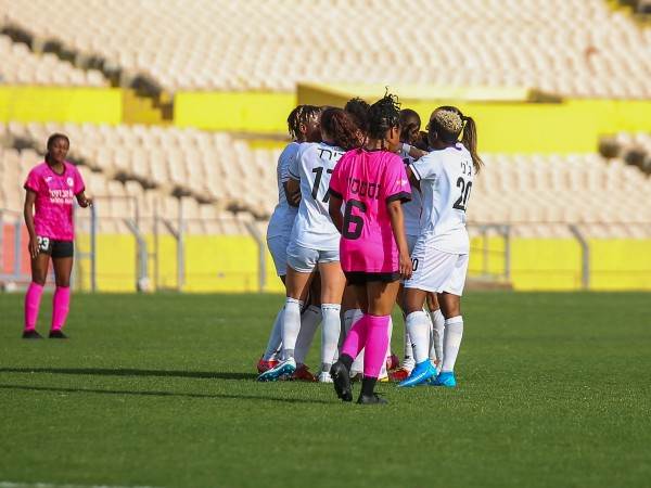 חלוקת נקודות באיצטדיון הלאומי ברמת גן (קרדיט: שאול גרינפלד/נקודה)