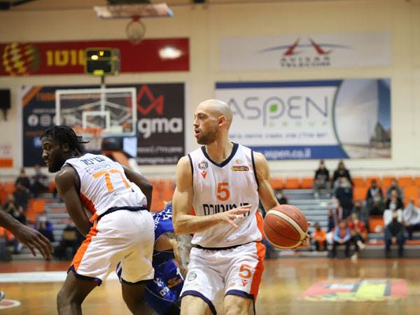 (עמית סמיקט נס ציונה)