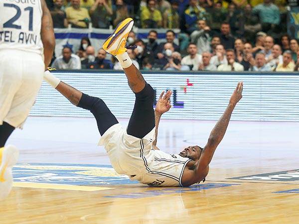 ידיים למעלה (אלן שיבר)