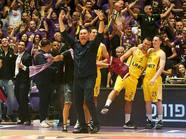 גיא גודס חוגג (אלן שיבר)