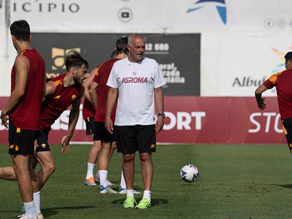 מוריניו באימון רומא. סגל מרשים (Luciano Rossi/AS Roma, Getty)