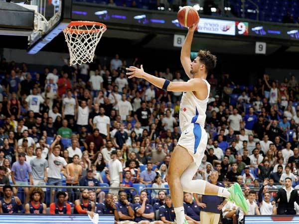 תצוגה שלו במנורה. אבדיה (אלן שיבר)