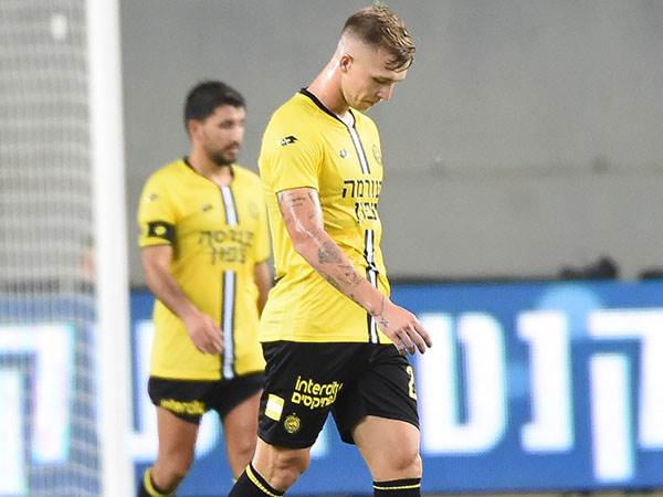 בדרך חזרה לארץ. קארצב (ברני ארדוב)