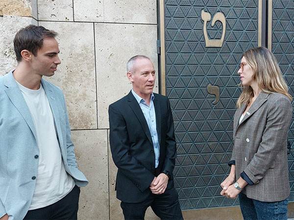 "צדק מאוחר, אבל הפצע הפתוח אולי יתחיל לקבל טיפול". שר התרבות והספורט חילי טרופר