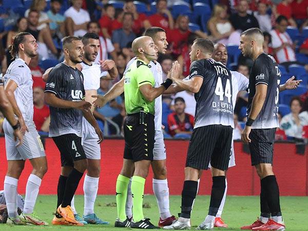 נאאל עודה (דני מרון)