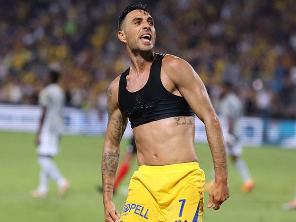 "מכבי זה מעבר". זהבי (דני מרון)