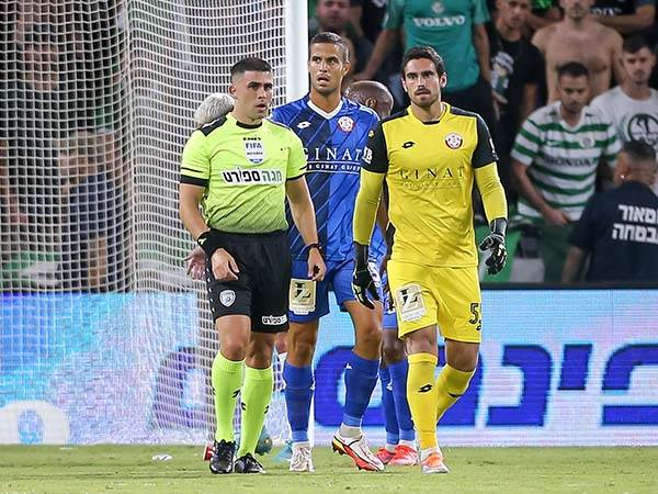 שניר לוי עם לבקוביץ'. די לזריקת הבקבוקים (מאור אלקסלסי)