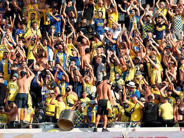 אוהדי מכבי ת"א. בוז מיותר (אלן שיבר)