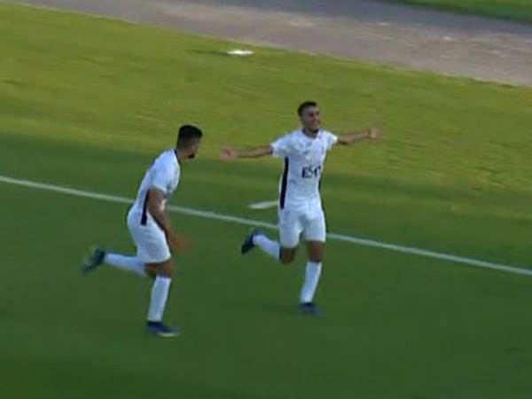 מוביל את טבלת מבקיעי הלאומית. אחמד