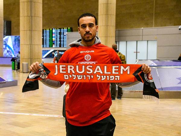 נחת בארץ. בראון (GETTY)