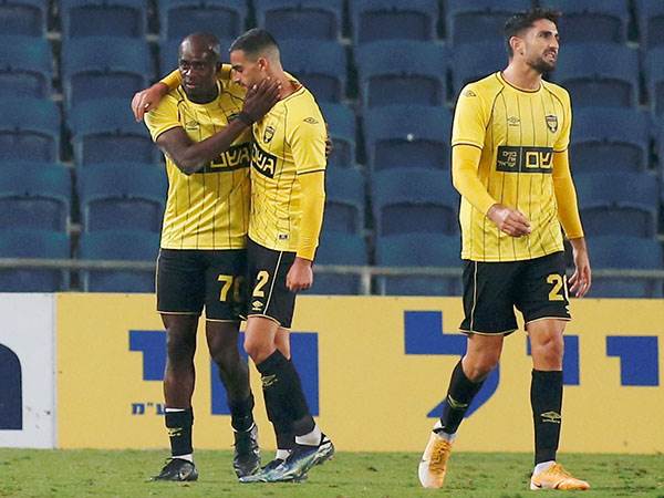 הכניסו למועדון 330,000 ש"ח. שחקני בית"ר (אלן שיבר)