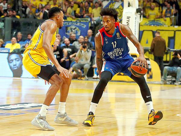 קלייברן להט אך שותק (אלן שיבר)