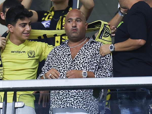 אברמוב. ניסיון שוד באיומי אקדח (דני מרון)