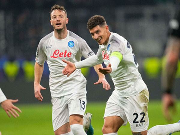 "עובדים על המהלכים באימונים". די לורנצו חוגג (Getty)