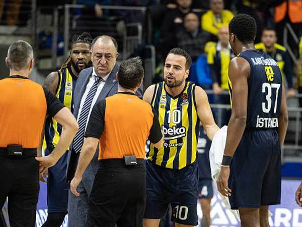 נדרש לחתום (GETTY)