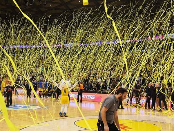 הקהל הצהוב רוצה פיינל פור (Getty)