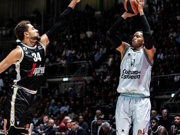 יכול לקלוע, לא זורק הרבה (GETTY)