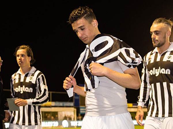 הגיע לקבוצה שדעכה במהירות. אולאד עומאר במדי אכילס (Getty)