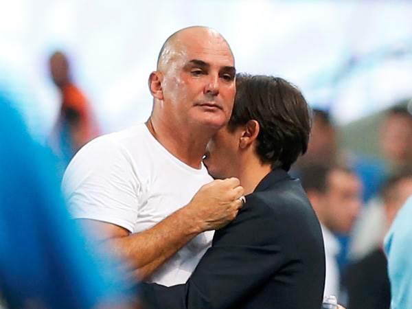 חזן עם בניון. נתן את ברכת הדרך (אלן שיבר)