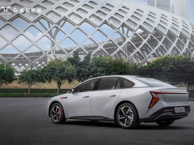 הונגצ'י EH7 - בין מנהלים לסאלון. עד סוף השנה בישראל