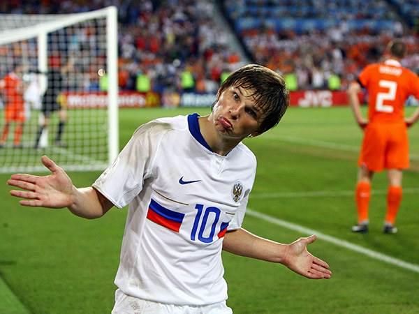 ארשבין חוגג על הולנד. הישג מרשים של רוסיה (GETTY)