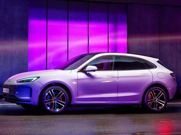 מבוסס על ה-Seres 5 אך שונה ממנו במעט