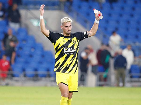 “תמיד שואף למעלה“. שועה (אלן שיבר)