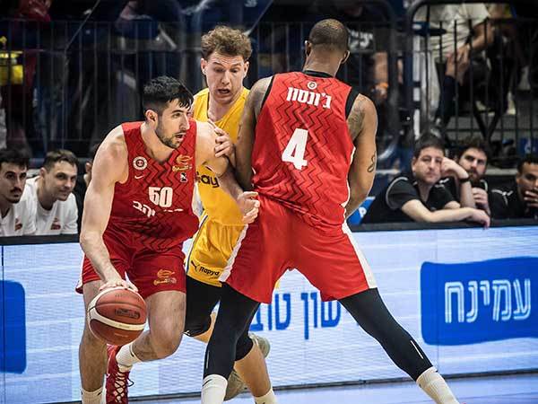 מהבאים בתור. זוסמן (עודד קרני)