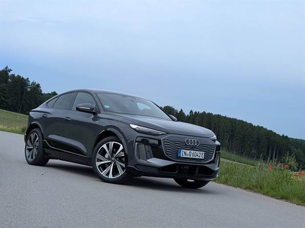 אאודי Q6 ספוטבק אי-טרון - העיצוב “דמוי קופה“ עשה לו טוב