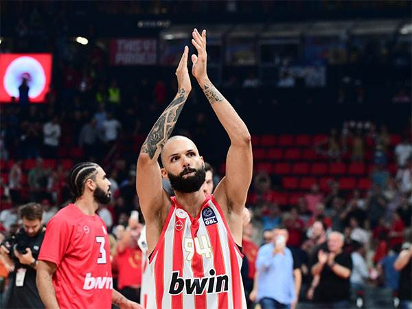 (אולימפיאקוס)