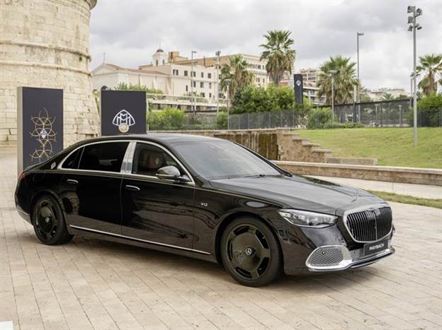 מייבאך S - גימורים מזהב 24 קראט וצביעה שלוקחת 10 ימים