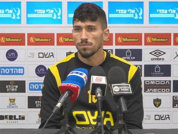 “לא פייבוריטים“. כהן