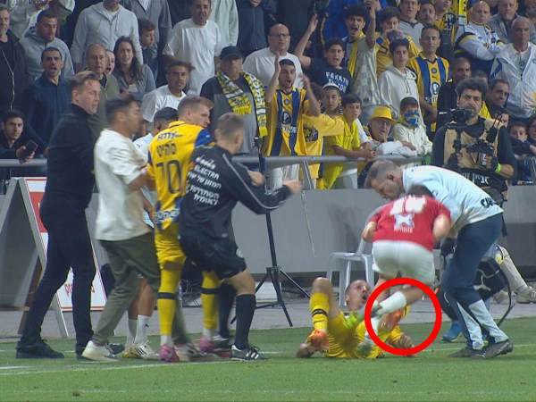 ואז דוידה בעט