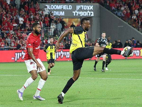 בית“ר נסעה לבלומפילד (צילום: אלן שיבר)