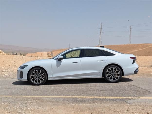 אאודי A6 - לא אי-טרון ולא ספורטבק - סדאן ובנזין כמו של פעם