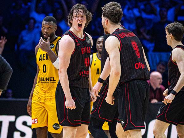 (FIBA)